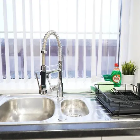 Apartment Modern 2br Flat Near Centre W Street Parking